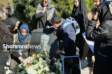 عکس‌هایی از مراسم تشیع پیکر محمدعلی اسلامی ندوشن