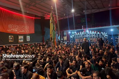 مراسم «شام غریبان حسین» مهاجران افغانستانی‌ در مدرسه علمیه حضرت قائم (عج)