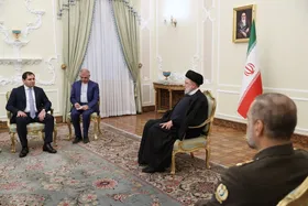 رئیس جمهور در دیدار با وزیر دفاع ارمنستان: هیچ تغییری در مرزها را نمی&zwnj;پذیریم