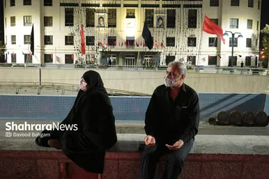 عزاداری شب های محرم در عرصه میدان شهدا مشهد