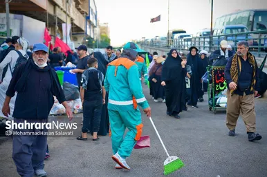 عکس | خدمت رسانی پاکبانان مشهدی به زائران اربعین در نجف اشرف