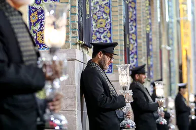 شام غریبان حسینی در حرم مطهر رضوی