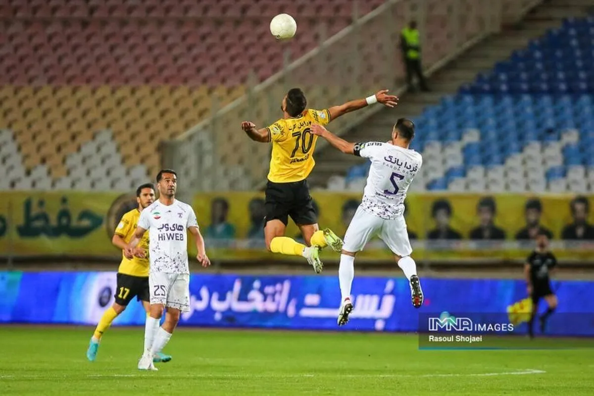 حمله هواداران پرسپولیس به مدافع سابق سپاهان