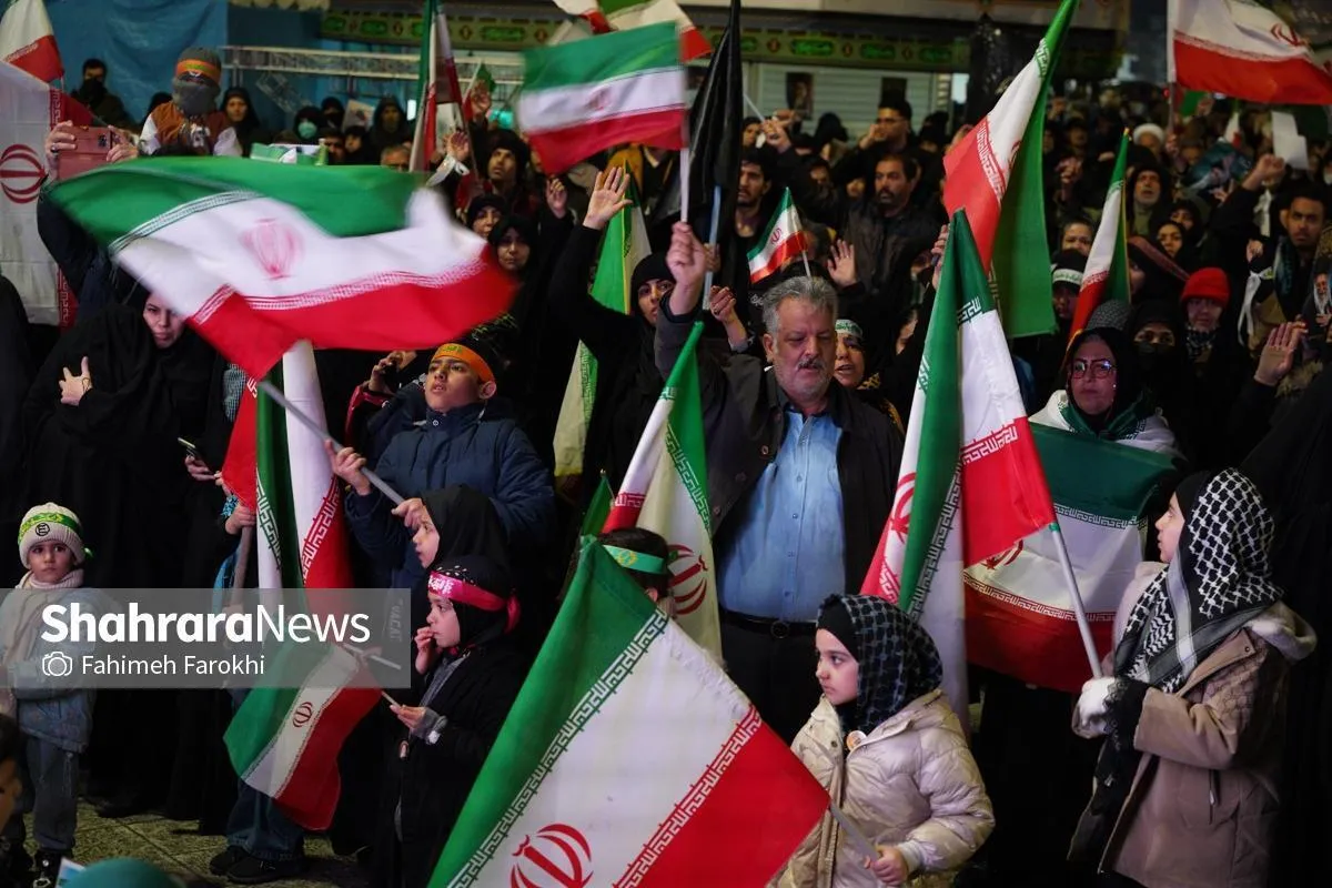 قاب‌های ماندگار مخاطبان شهرآرانیوز از خروش شبانه مردم در مشهد (۱۳ اسفند ۱۴۰۴)