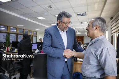 گزارش تصویری | بازدید مدیران شهری از روزنامه شهرآرا به مناسبت شانزدهمین سالگرد انتشار این روزنامه