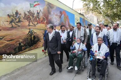 عکس | رونمایی از دیوارنگاره «از حماسه دیروز تا حماسه امروز»