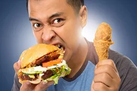 چرا هنگام عصبانیت بیشتر غذا می&zwnj;خورید؟