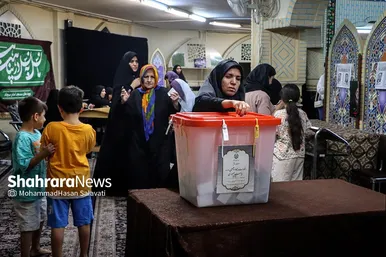 عکس‌هایی از مرحله دوم انتخابات چهاردهمین دوره ریاست‌جمهوری در مشهد (۶)