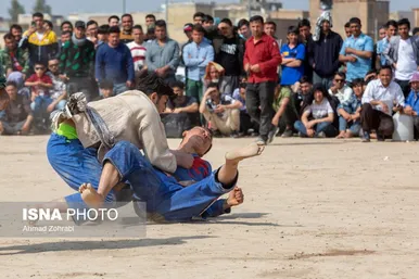 مسابقات کشتی سنتی افغانستانی‌ها به مناسبت نوروز در قم
