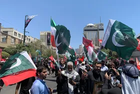 ویدئو | پاکستانی&zwnj;های حاضر در مراسم تشییع از رنج فراق رهبر شهید می&zwnj;گویند