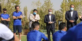 مهر تأیید خلیل&zwnj;زاده بر قراردادهای ده میلیاردی استقلال!