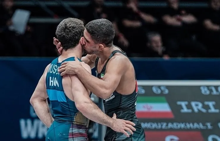 نتیجه و ویدئو کشتی رحمان عموزاد در مرحله نیمه نهایی مسابقات قهرمانی جهان بلگراد ۲۰۲۲