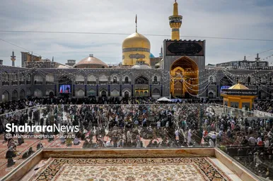 گزارش تصویری | لحظه تحویل سال در حرم مطهر امام رضا (ع)