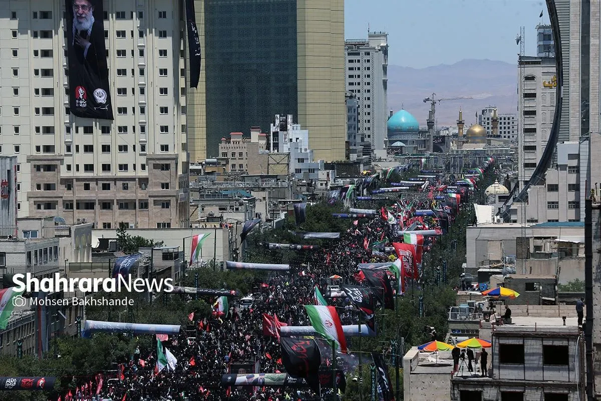 لحظه‌به‌لحظه با آیین وداع و تشییع پیکر رهبر شهید انقلاب در مشهدالرضا (۱۸ تیر ۱۴۰۵) | خادم حضرت خورشید به آغوش حرم باز آمد + فیلم