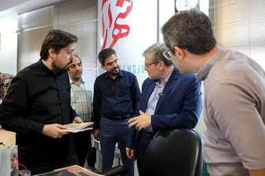 حضور شهردار مشهد در روزنامه شهرآرا به مناسبت روز خبرنگار