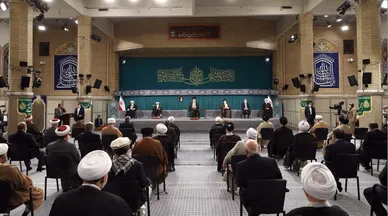 دیدار جمعی از مسئولان نظام و مهمانان شرکت کننده در کنفرانس وحدت اسلامی با رهبر معظم انقلاب