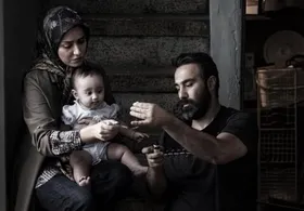 پریناز ایزدیار و محسن تنابنده با &laquo;سه کام حبس&raquo; در سینما آنلاین + زمان اکران