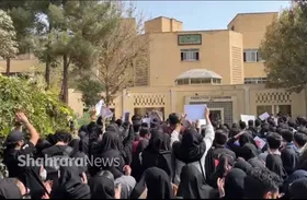 روایتی از تجمع محدود دانشجویان مشهدی| برپایی کلاس&zwnj;های دانشگاه فردوسی و آزاد پس از برگزاری تجمع+ فیلم