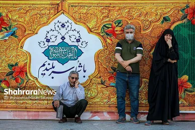 تشرف زائران و مجاوران رضوی به حرم امام رئوف در روز زیارتی آن حضرت