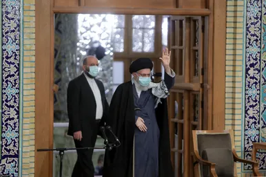حضور و سخنرانی رهبر انقلاب در اجتماع زائران و مجاوران حرم مطهر رضوی