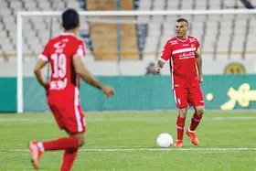 جلال حسینی: بازیکن و مربی پرسپولیس ماشین خود را فروخته و خورده&zwnj;اند!