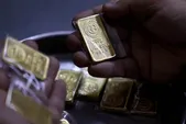 رویترز: طلا در اوج دو هفته‌ای ثابت ماند | سرمایه‌گذاران چشم‌انتظار شفافیت درباره خاورمیانه