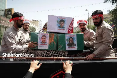 گزارش تصویری | تشییع پیکر ۴ شهید حملات رژیم صهیونیستی، در مشهد (۹ تیر ۱۴۰۴)
