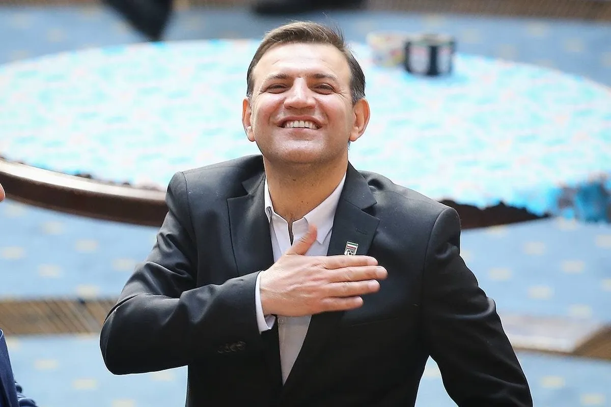 عزیزی خادم: شخصی که خودش را به مریضی زده بود چه طورپیدایش شد؟