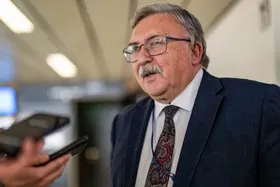 اولیانوف: آمریکا با ادامه جنگ در ایران می&zwnj;خواهد اشتباه راهبردی خود را جبران کند