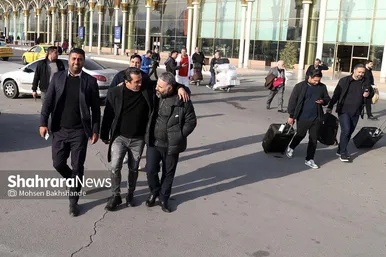 گزارش تصویری | استقبال از تیم ستارگان ۹۸ در فرودگاه مشهد
