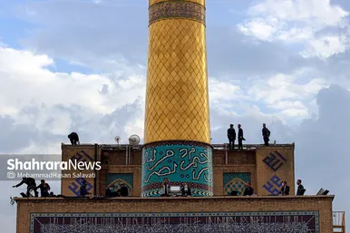 آئین اذن عزای حسینی و تعویض پرچم گنبد حرم مطهر رضوی
