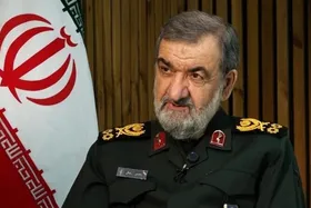 سرلشکر محسن رضایی: ناکامی آمریکا در تنگه هرمز، ترامپ را به قاچاق کشانده است