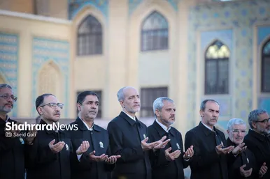 گزارش تصویری | آیین سنتی تعویض پوش ضریح مطهر امام رضا (ع)