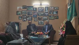استاندار خراسان رضوی در منزل شهید کاوه حضور پیدا کرد