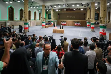 مرحله دوم رأی‌گیری انتخابات چهاردهمین دوره ریاست‌جمهوری با حضور رهبر معظم انقلاب اسلامی