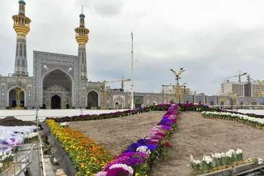 گل‌آرایی حرم مطهر رضوی در آستانه عید نوروز