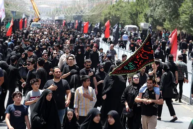 عزاداری روز عاشورا در خیابان امام رضا علیه السلام مشهد