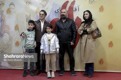 گزارش تصویری | اکران مردمی فیلم سینمایی «آقای زالو» با حضور عوامل در مشهد