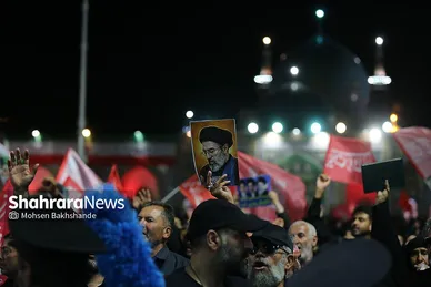 گزارش تصویری | شب دوم مراسم بزرگداشت رهبر شهید ایران در حرم مطهر امام رضا (ع)