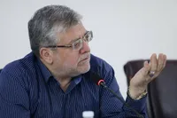 نصب ۱۸۴ قطعه بتنی در تقاطع غیرهم‌سطح شهید فهمیده مشهد