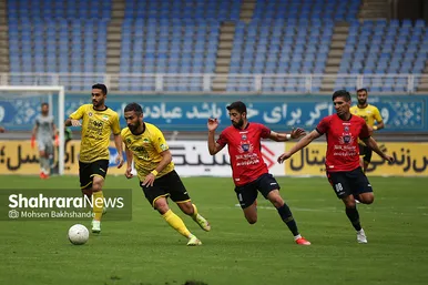 بازی دو تیم نساجی مازندران و سپاهان اصفهان در لیگ برتر