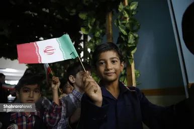 گزارش تصویری | جشن شکوفه‌ها در حرم امام رضا (ع) | کلاس اولی‌ها در پناه امام مهربانی‌ها