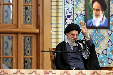 حضور و سخنرانی رهبر انقلاب در اجتماع زائران و مجاوران حرم مطهر رضوی