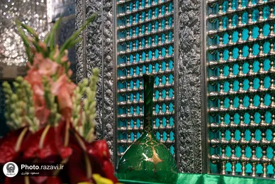 غبارروبی ضریح مطهر رضوی به مناسبت دهه کرامت