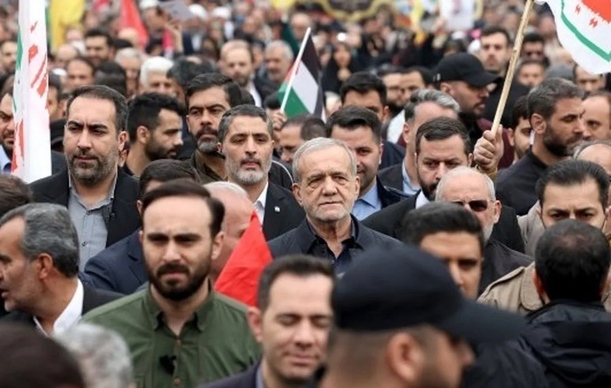 رئیس جمهور در حاشیه راهپیمایی روز جهانی قدس: حامیان رژیم صهیونیستی باید پاسخگوی جنایات این رژیم تروریست باشند