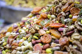 از پرخوری و درهم&zwnj;خوری در شب یلدا بپرهیزید&nbsp;