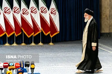 عکس‌هایی از حضور رهبر معظم انقلاب در شعبه اخذ رأی چهاردهمین انتخابات ریاست‌جمهوری