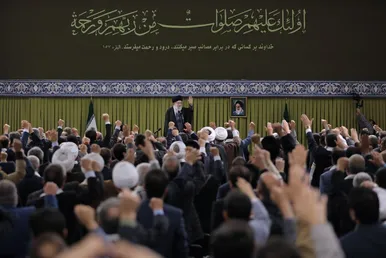 عکس‌هایی از دیدار دست‌اندرکاران دومین کنگره ۲۴ هزار شهید استان خوزستان با رهبر انقلاب