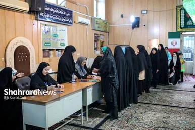عکس‌هایی از دور دوم انتخابات ریاست جمهوری در مشهد (۴)