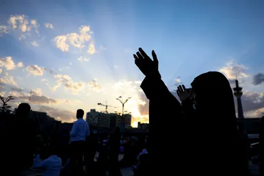 مراسم پر فیض دعای عرفه در حرم مطهر رضوی